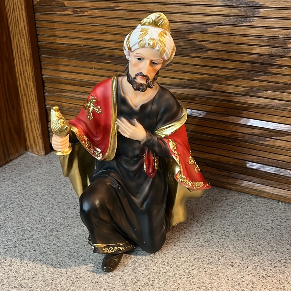 Kurt Adler Nativity Replacement Wise Man King Kneeling Holding Genie Bottle 12”
